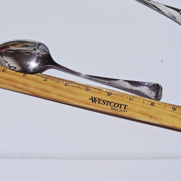 2 Oneida Distinction Serving Spoons 8" pierced stainless glossy 2000s vtg minima - Picture 6 of 9